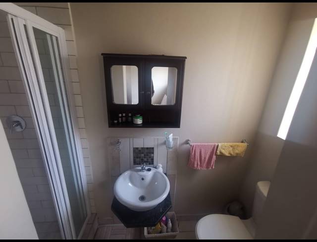 2 BEDROOM APARTMENT TO LET IN WATERVAL EAST